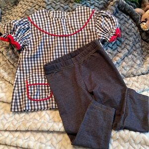 Like New ~2 matching pieces Top & leggings Red, White & Blue Top has buttons 2T